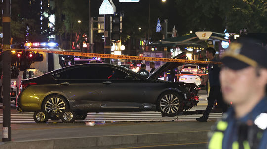 V centre Soulu vrazilo auto do chodcov, zahynulo najmenej deväť ľudí