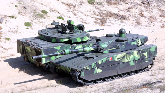 Sila a mobilita pre armádu: Slovensku ponúkajú modernizovaný tank so špičkovými technológiami 