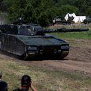TANKOVE DNI LAUGARICIO CV90120