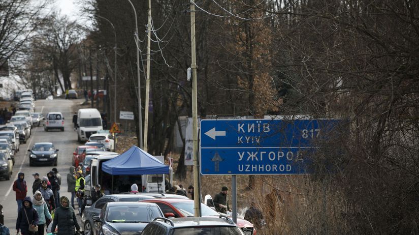 Hraničným priechodom Vyšné Nemecké - Užhorod vo...