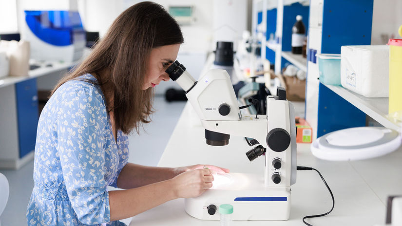 Viktória Čabanová pracuje v Biomedicínskom...