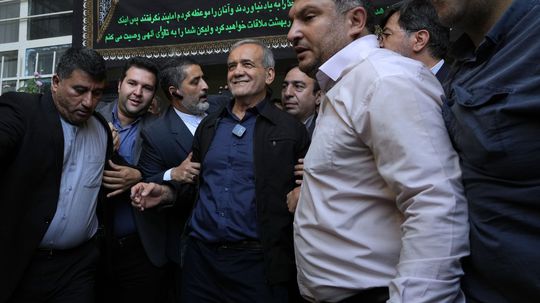 Reformista Masúd Pezeškján bude iránskym prezidentom, zvíťazil v druhom kole