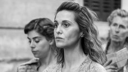 Aj zajtra je den - delia -  Delia  Paola Cortellesi 