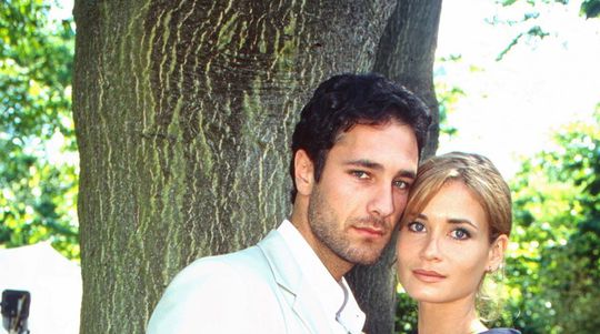 Herec Raoul Bova a herečka Anja Kling na zábere...