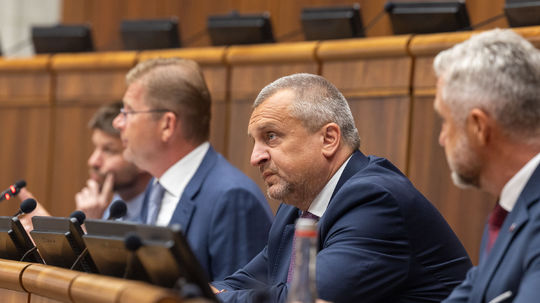 Minister Ráž pripustil zdraženie diaľničných známok. Nedovolíme to, oponuje mu SNS