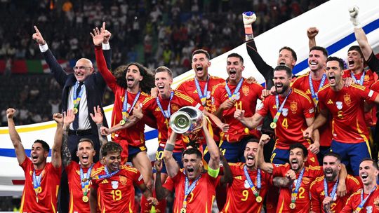 Ideálnu jedenástku EURO 2024 ovládli noví šampióni. UEFA do elitného tímu zaradila jediného Angličana