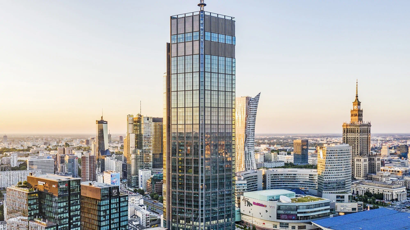 V samotnom srdci Varšavy sa týči Varso Tower,...