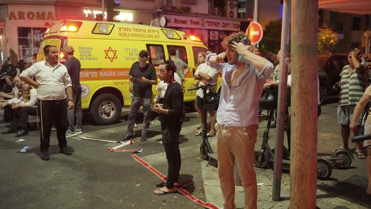 Tel Avivom otriasol výbuch, išlo zrejme o dron. Hlásia mŕtveho a ranených 