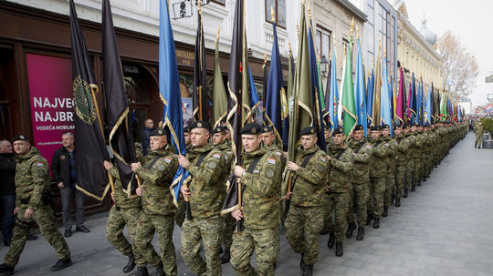 Tisíce brancov ročne. Chorváti spisujú proti návratu povinnej vojenčiny petíciu