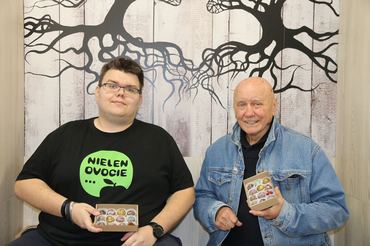 Vojtech Tĺčik a vnuk Danko: Niet nad slivky v...