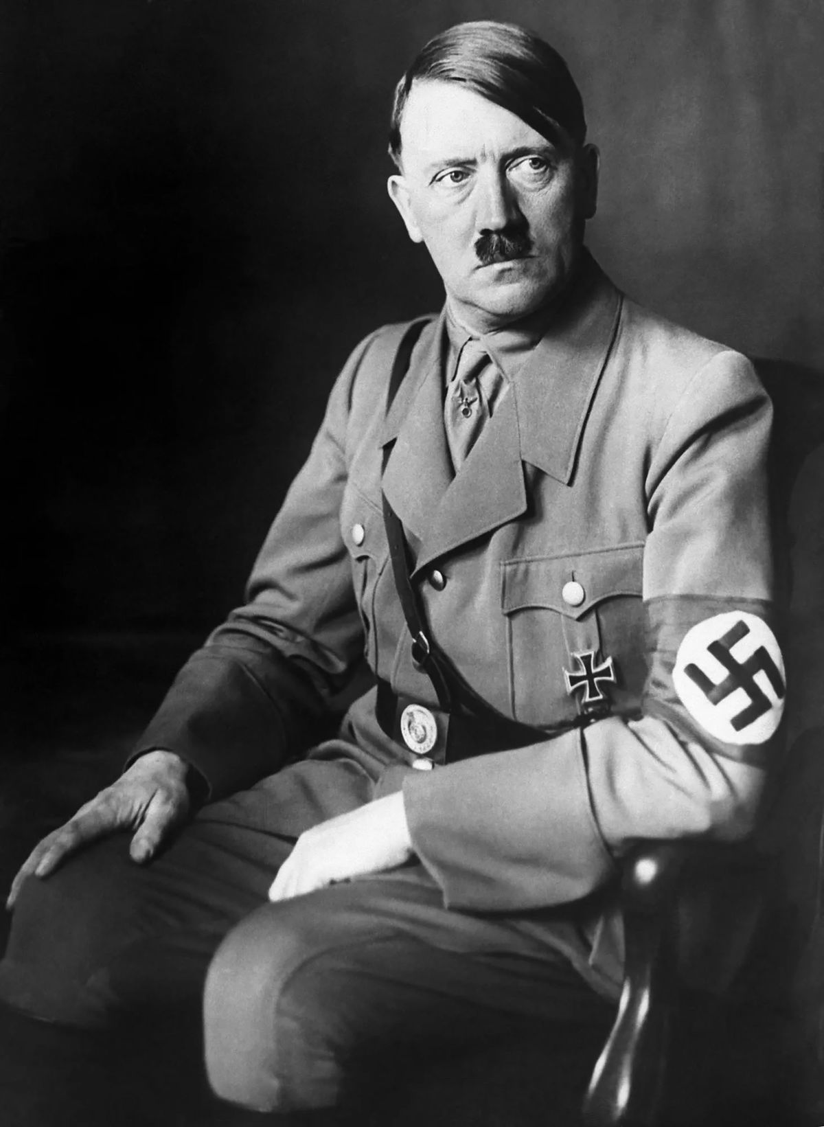 Adolf Hitler v období svojej najväčšej slávy v...