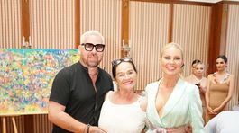 Fero Mikloško, herečka Hana Gregorová (v strede) a česká modelka Simona Krainová