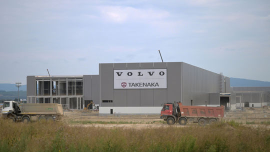 Výstavba závodu Volvo Car Košice (07/24)