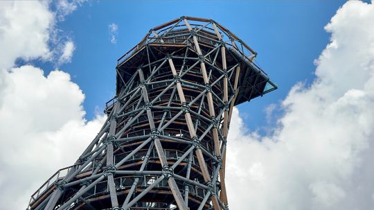 Vyhliadková veža na Štrbskom Plese.