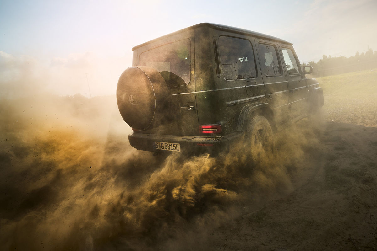 Mercedes-Benz G580 EQ zvládne v teréne...