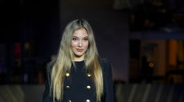 Lyžiarka Eileen Gu v kreácii Louis Vuitton.
