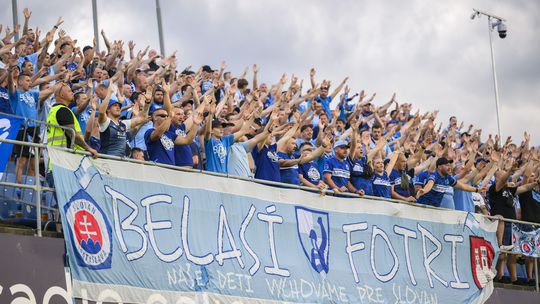 Pokuta pre Slovan. Belasí pykajú za hanlivé pokriky a hádzanie predmetov fanúšikmi v Celje