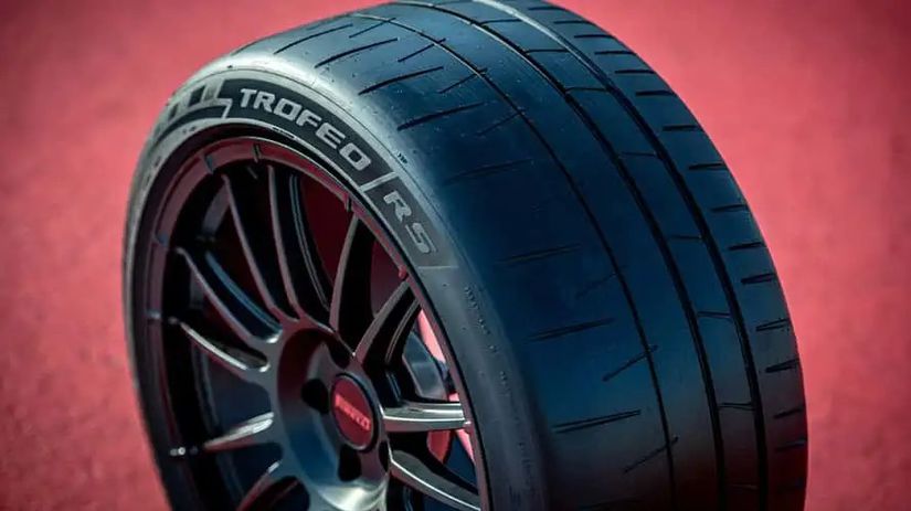 Systém Pirelli Cyber Tyre zbiera informácie o...
