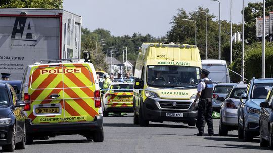 Policajné a záchranné jednotky zasahujú v...