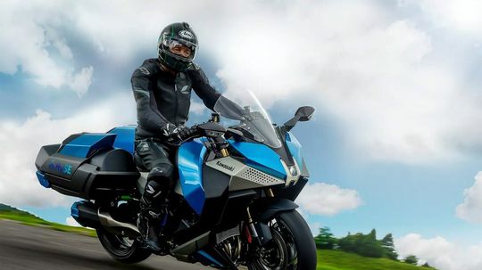 Kawasaki Ninja H2 Hyse - vodíková motorka 2024