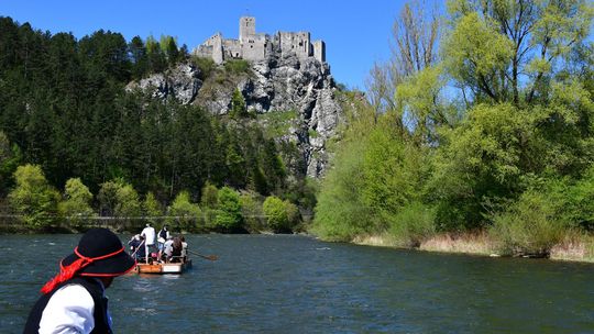 Plte počas úplnej uzávery cesty pod Strečnom...