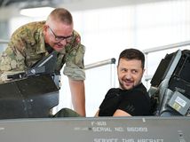 Volodymyr Zelenskyj, stíhačka F-16, vojna na Ukrajine