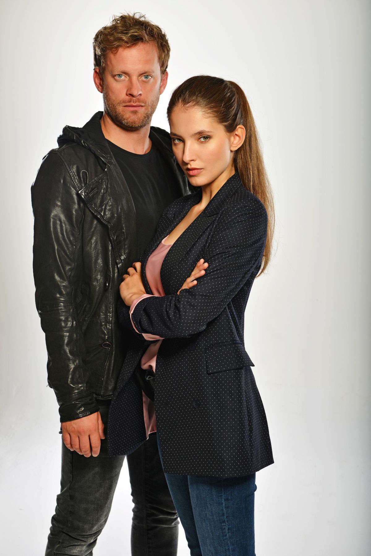 Dvojka na zabití II, Jakub Prachař, Sara Sandeva