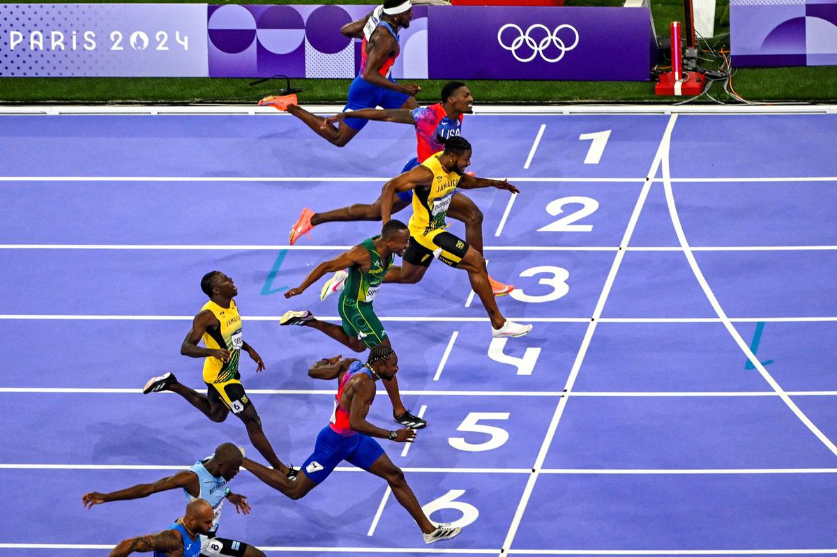 Tesný finiš olympijskej stovky v Paríži.