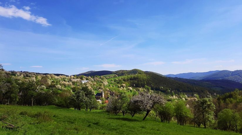 Brdárka a jej čerešňové sady na jednom z koncov...