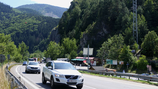 Cez víkend na takmer 30 hodín uzavrú cestu I/18 pri Strečne