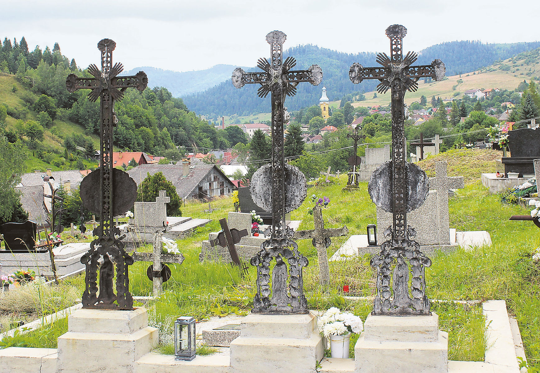 Fotografia z cintorína v Smolníku, záber je...