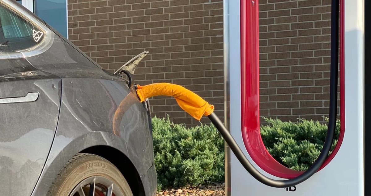 Takto urýchľovať nabíjanie Tesla rozhodne...