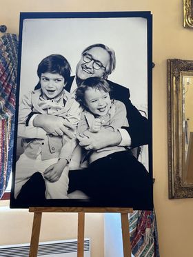 Jiří Lobkowicz na fotografii so svojimi synmi.