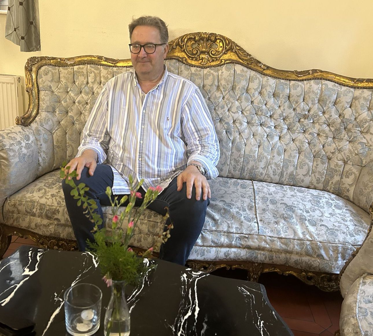 Jiří Lobkowicz v salóniku svojho zámku Mělník