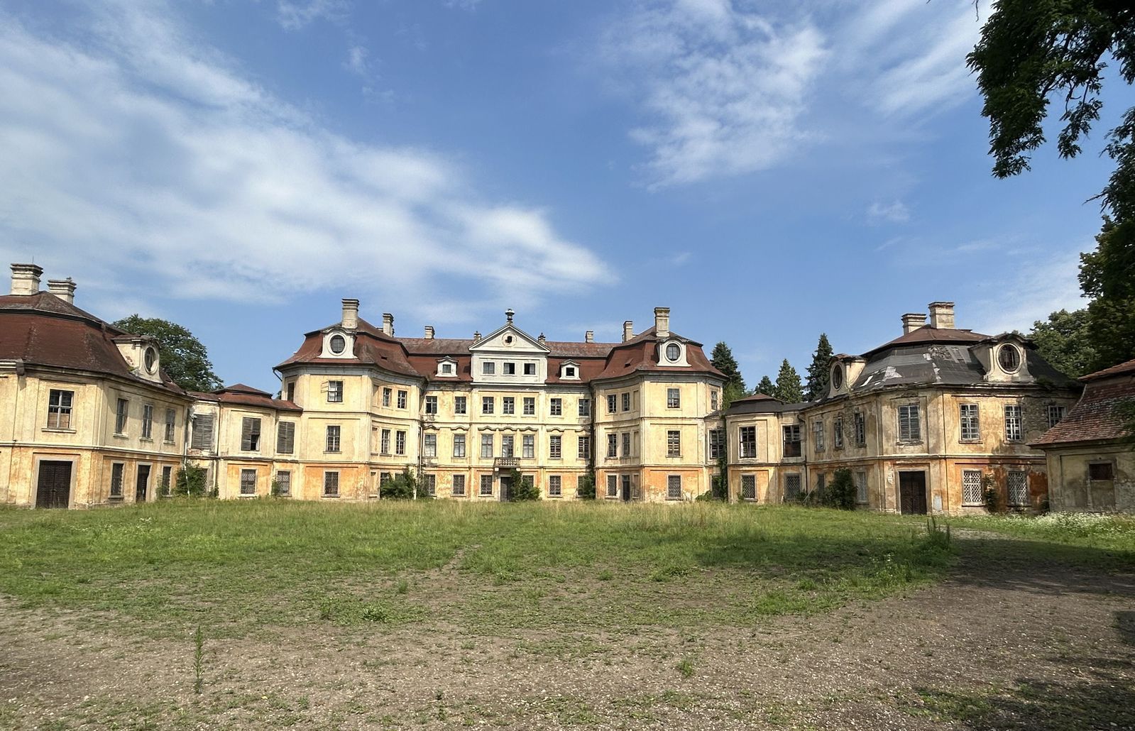 Zámok Hořín, kde žila rodina Jiřího Lobkowicza....