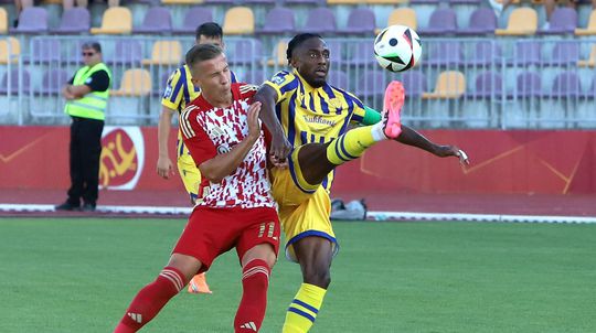 Dunajská Streda nevyužila šancu ísť na čelo, nestačila na Banskú Bystricu. Ružomberok zdolal Trenčín gólom z penalty