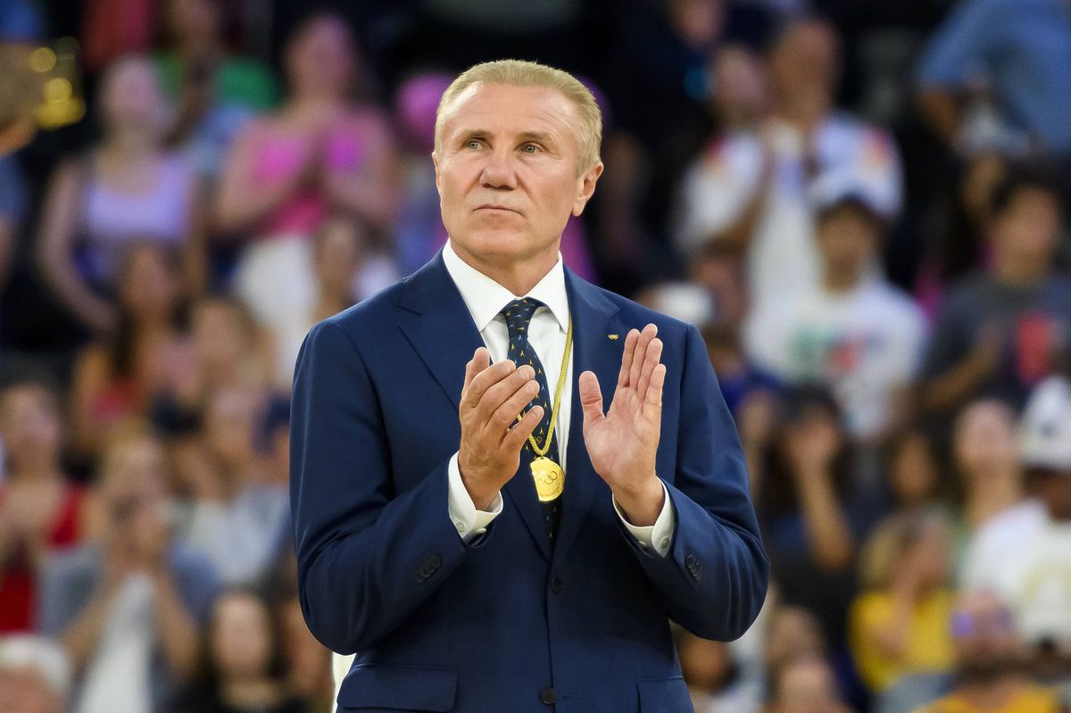 Sergej Bubka počas nedávnych olympijských hier...