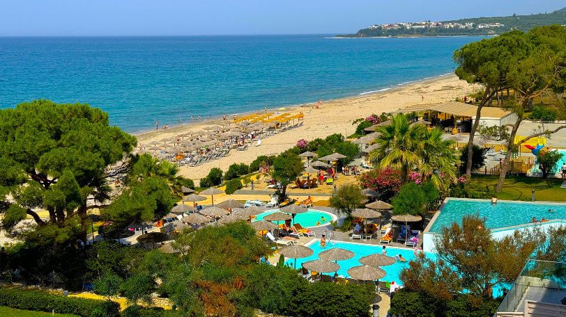 Štvorhviezdičkový hotel Ninos Grand Beach Hotel...