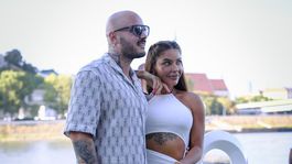 Majself a Júlia Švehlová   na letnej párty TV...