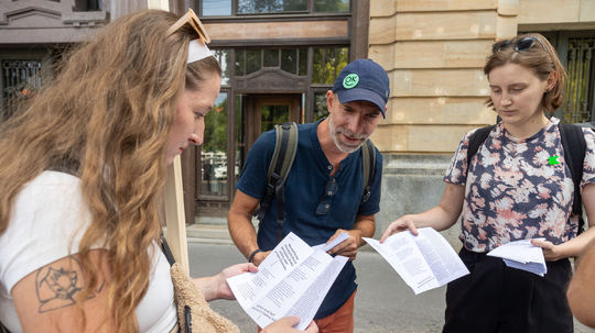 Dnes pred ministerstvom kultúry odštartoval...