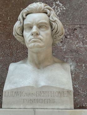 Busta skladateľa Ludwiga van Beethovena v...