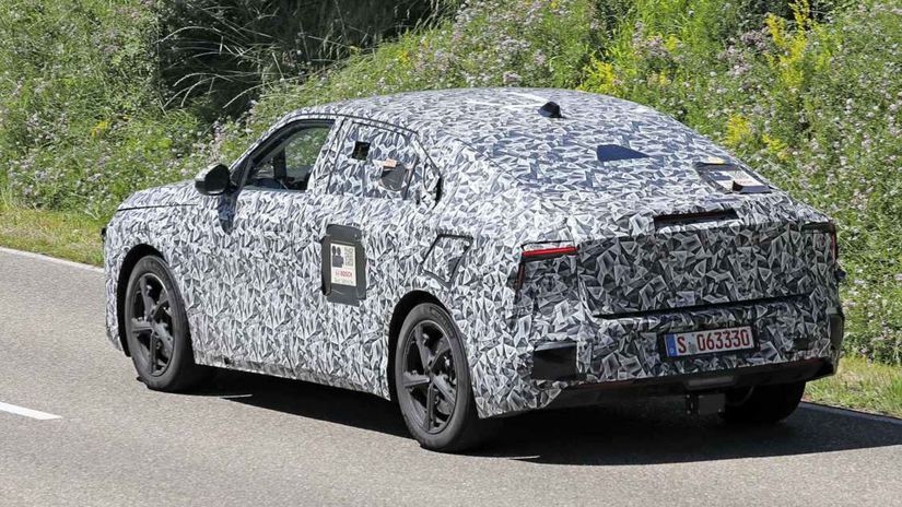 Základom novinky bude Peugeot e-3008 a jeho...