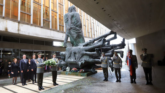 Plastika akademického sochára Jozefa Jankoviča...