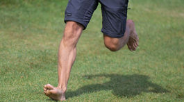 Beh na boso / Barefoot /