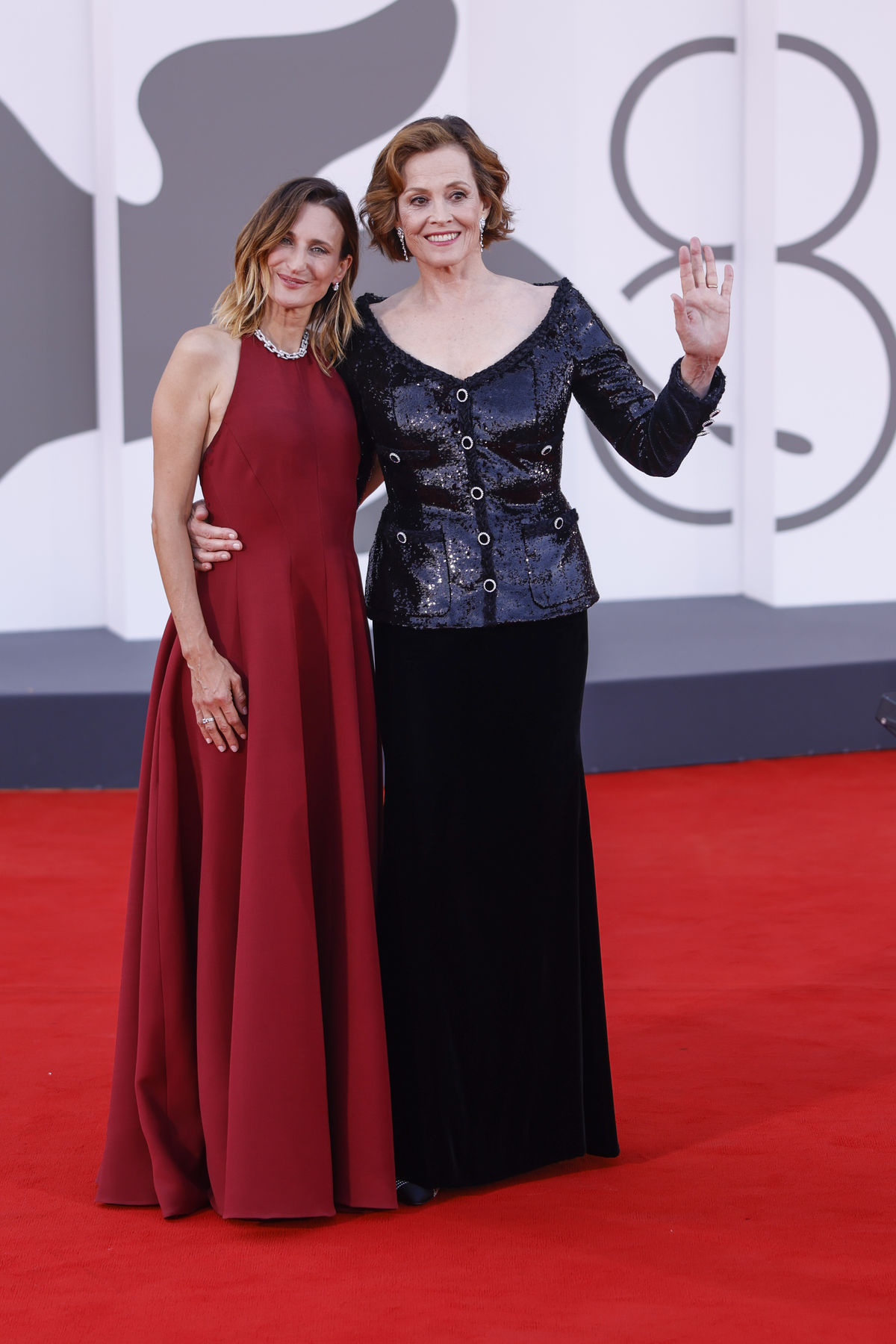 Herečky Camille Cottin (vľavo) a Sigourney...
