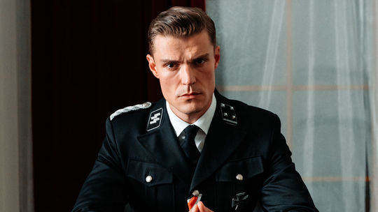 Ján Bakala v seriáli Dunaj, k vašim službám.