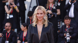 Modelka a socialite Poppy Delevingne tiež zavítala do Benátok. 