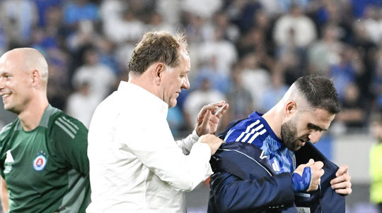 Tigran, skoč do Dunaja! Keď máte trénera ako Weiss, urobíte pre neho všetko. Tak by som skočil a plával