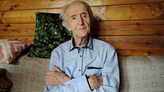 Doktor Karol Mika vo svojom dome v Banskej...