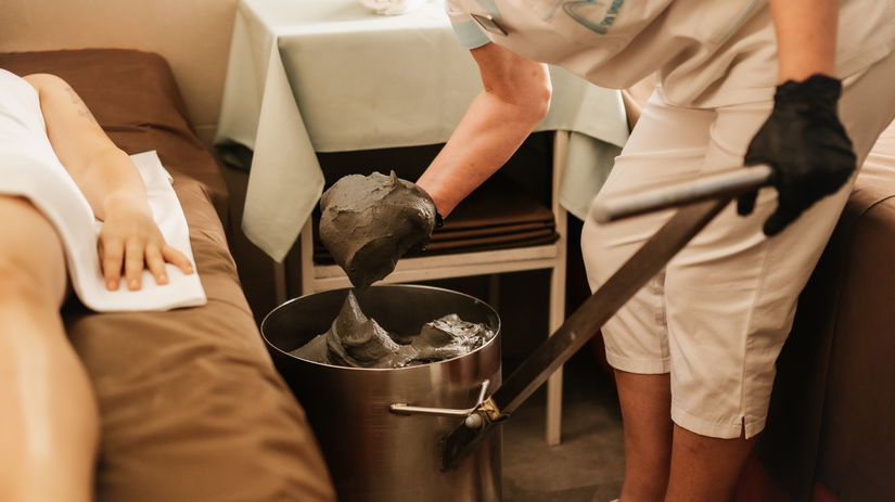 Príprava bahenného zábalu.